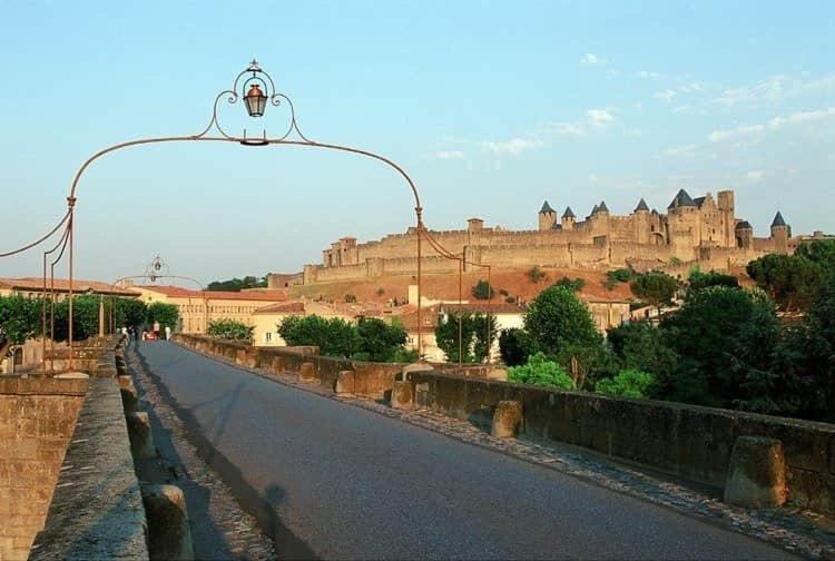 Bel Appartement Avec Cour Au Coeur De La Bastide Carcassone Kültér fotó