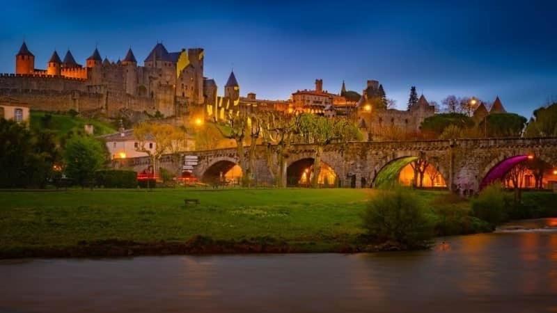 Bel Appartement Avec Cour Au Coeur De La Bastide Carcassone Kültér fotó