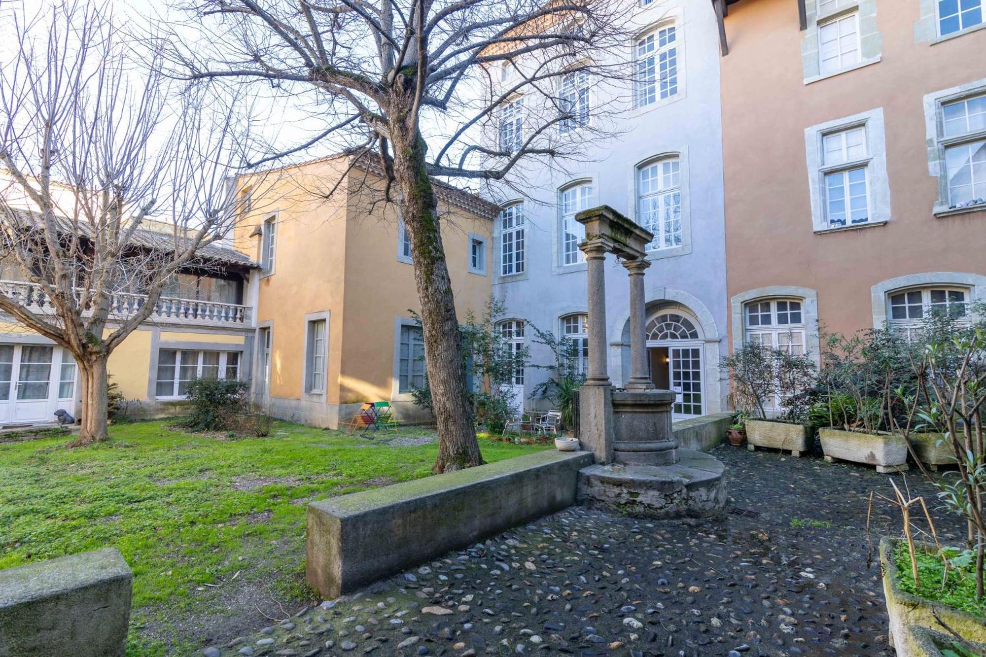 Bel Appartement Avec Cour Au Coeur De La Bastide Carcassone Kültér fotó